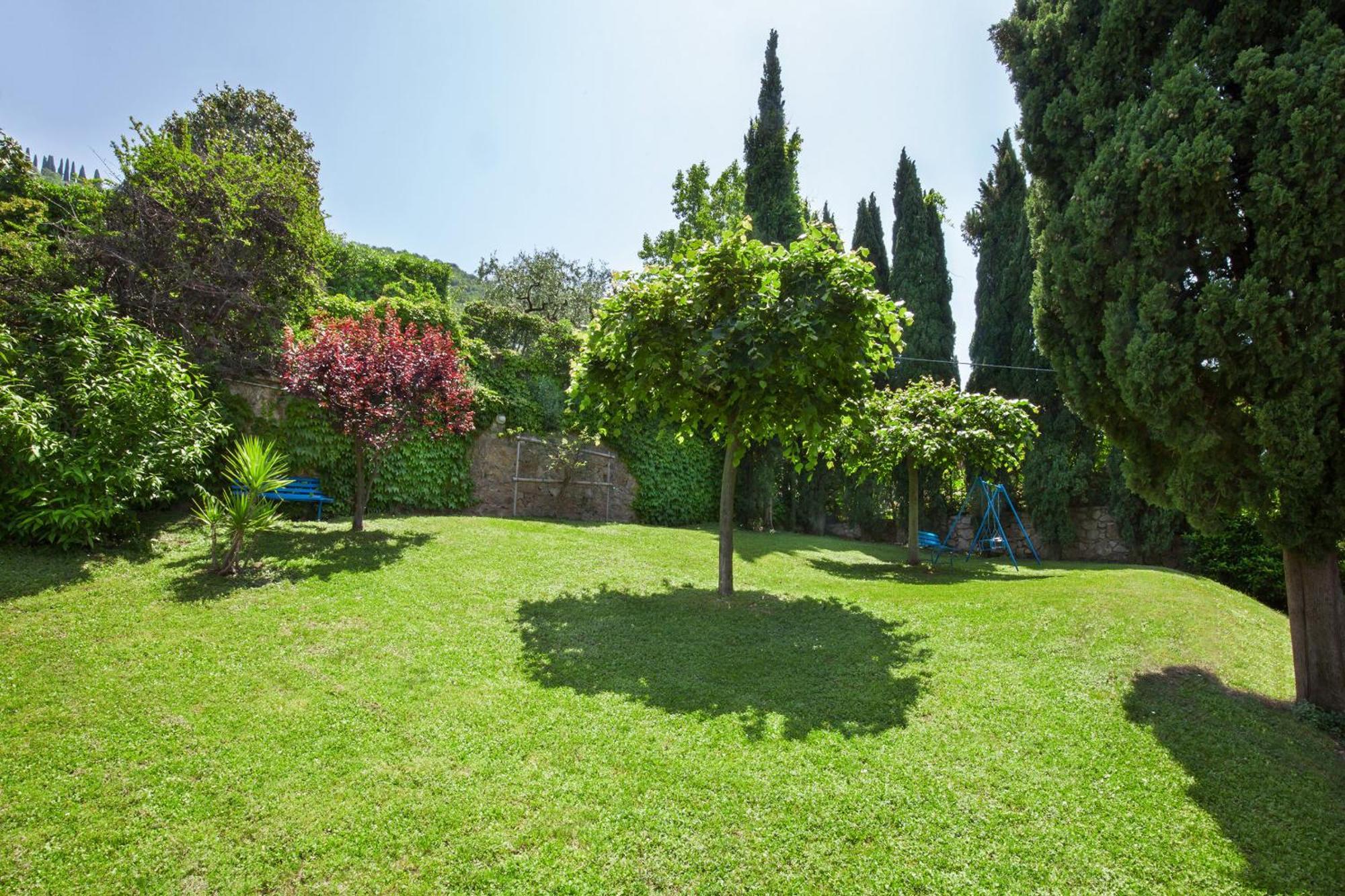 Leonardo Walsh Apartment With Lake View Torri Del Benaco Exterior photo